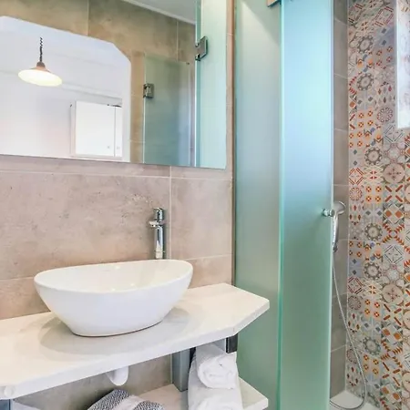 Tasaros Apart Otel Laganas